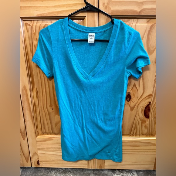 Blue VS Pink v neck tshirt - Picture 1 of 2